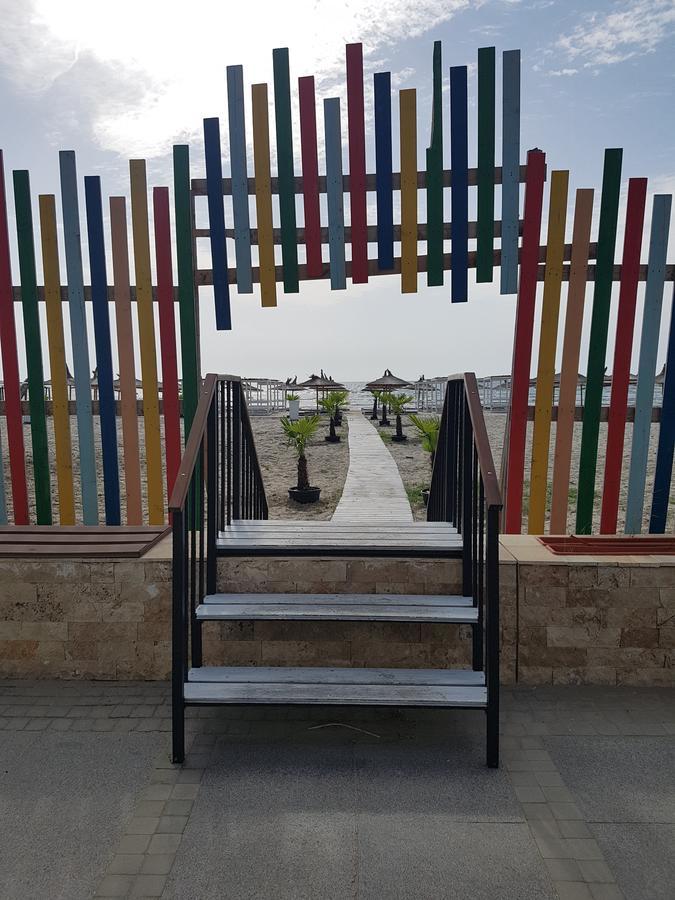 Constantinos Apartment Mamaia Nord Năvodari Buitenkant foto